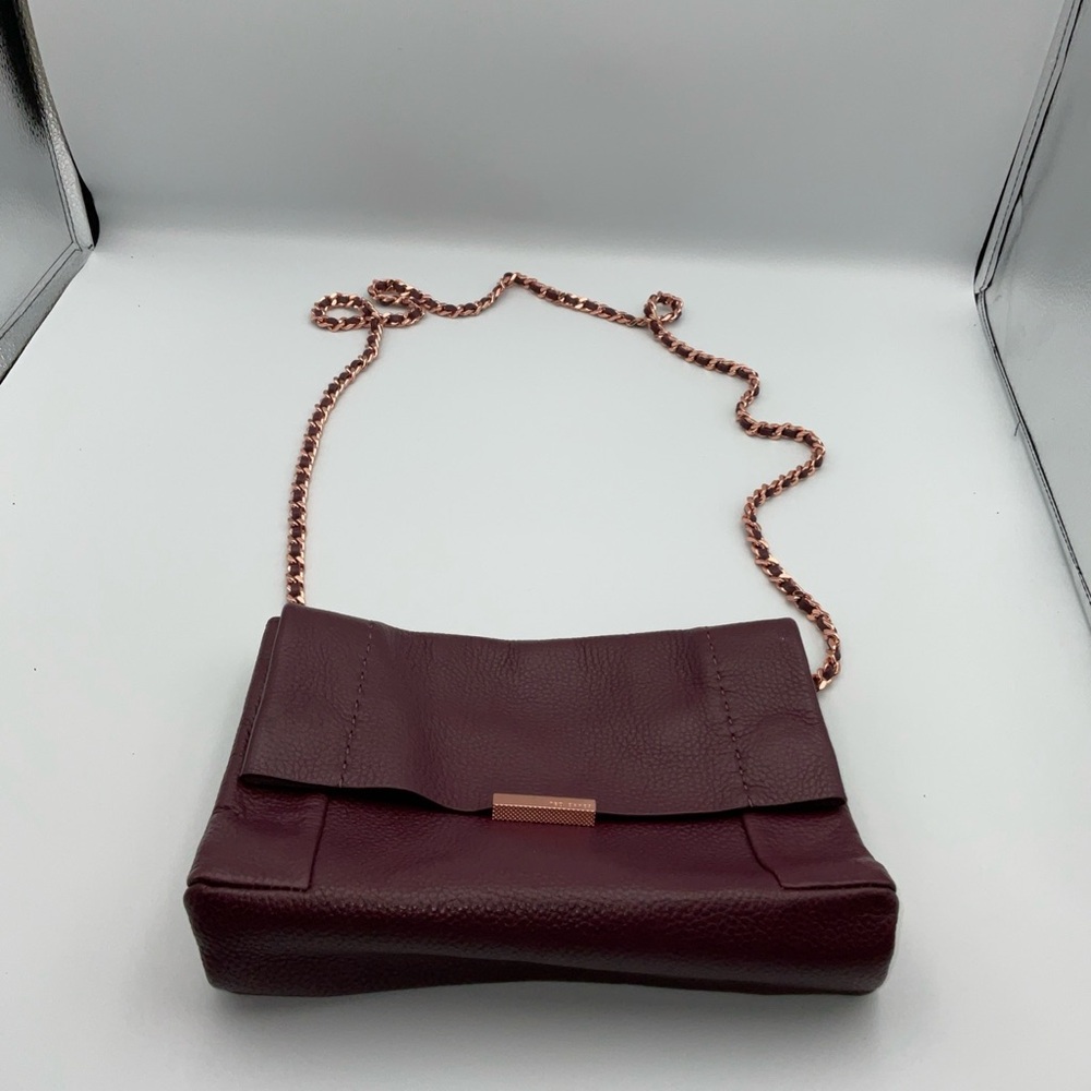 TED BAKER Parson Unlined Soft Leather‎ Crossbody Bag.
